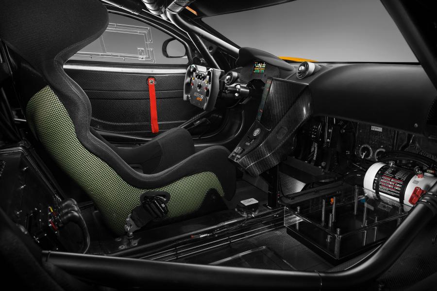 McLaren 650S GT3 2016 года  (фото 7 из 8)